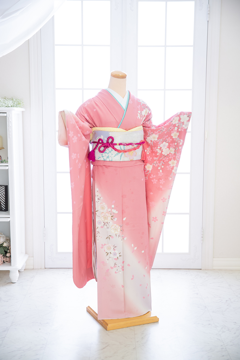 薄いピンクに桜の地紋・桜柄・白裾ぼかし | O's Boutique